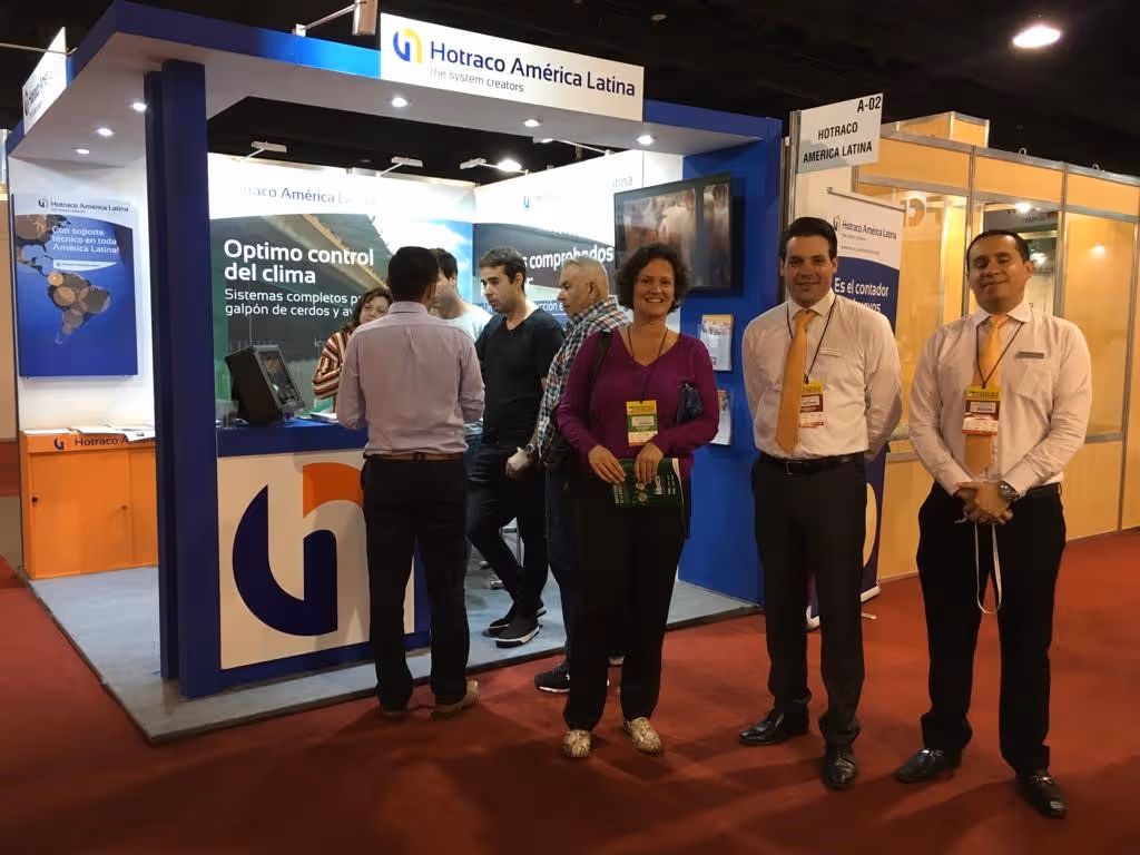 Leontine Crisson by stand Hotraco Latin America