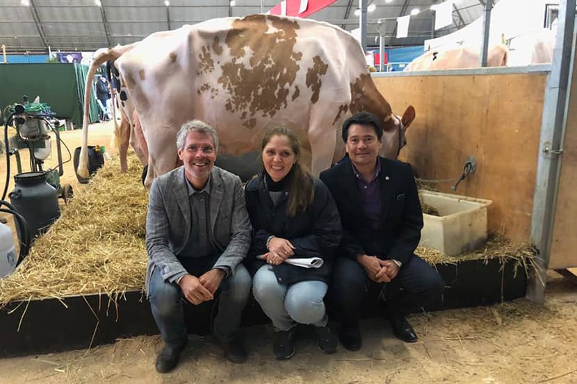 Het landbouwteam op de AgroLeite beurs, de grootste zuivelbeurs van Latijns Amerika, georganiseerd door de ‘Nederlandse’ coöperatie Castrolanda.