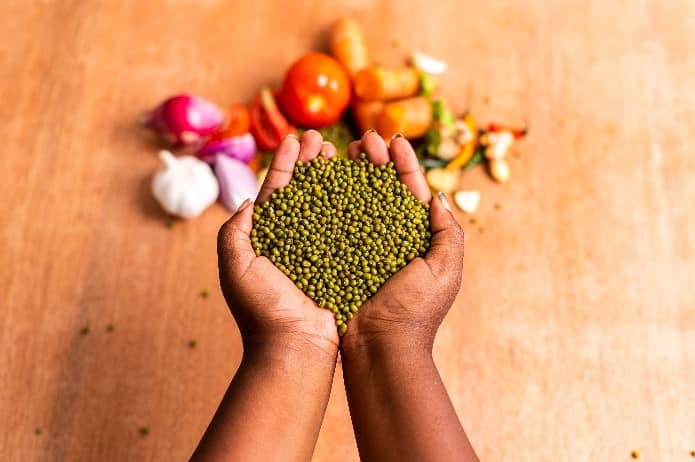 From misshapen carrots and unsellable tomatoes to a delicious Kenyan lentil-stew #StewsDay Ndengu.