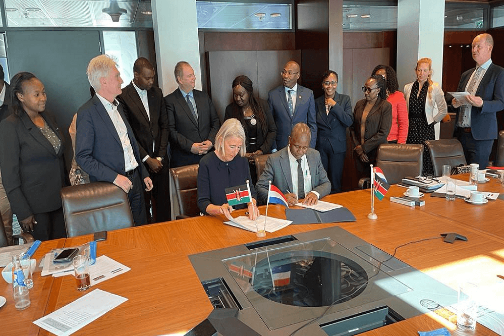 Phytosanitary minutes by Patricia de Vries van Loon & Simon Maina