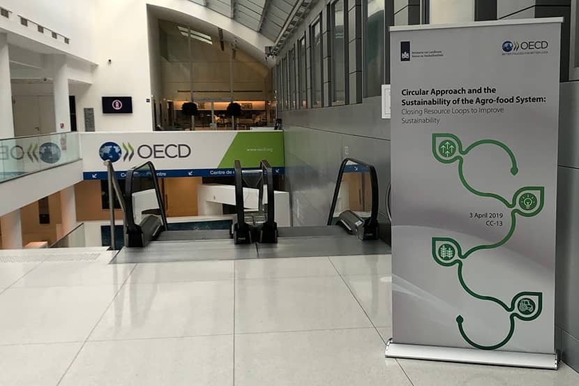 OESO-gebouw met banner LNV-seminar over duurzame landbouw