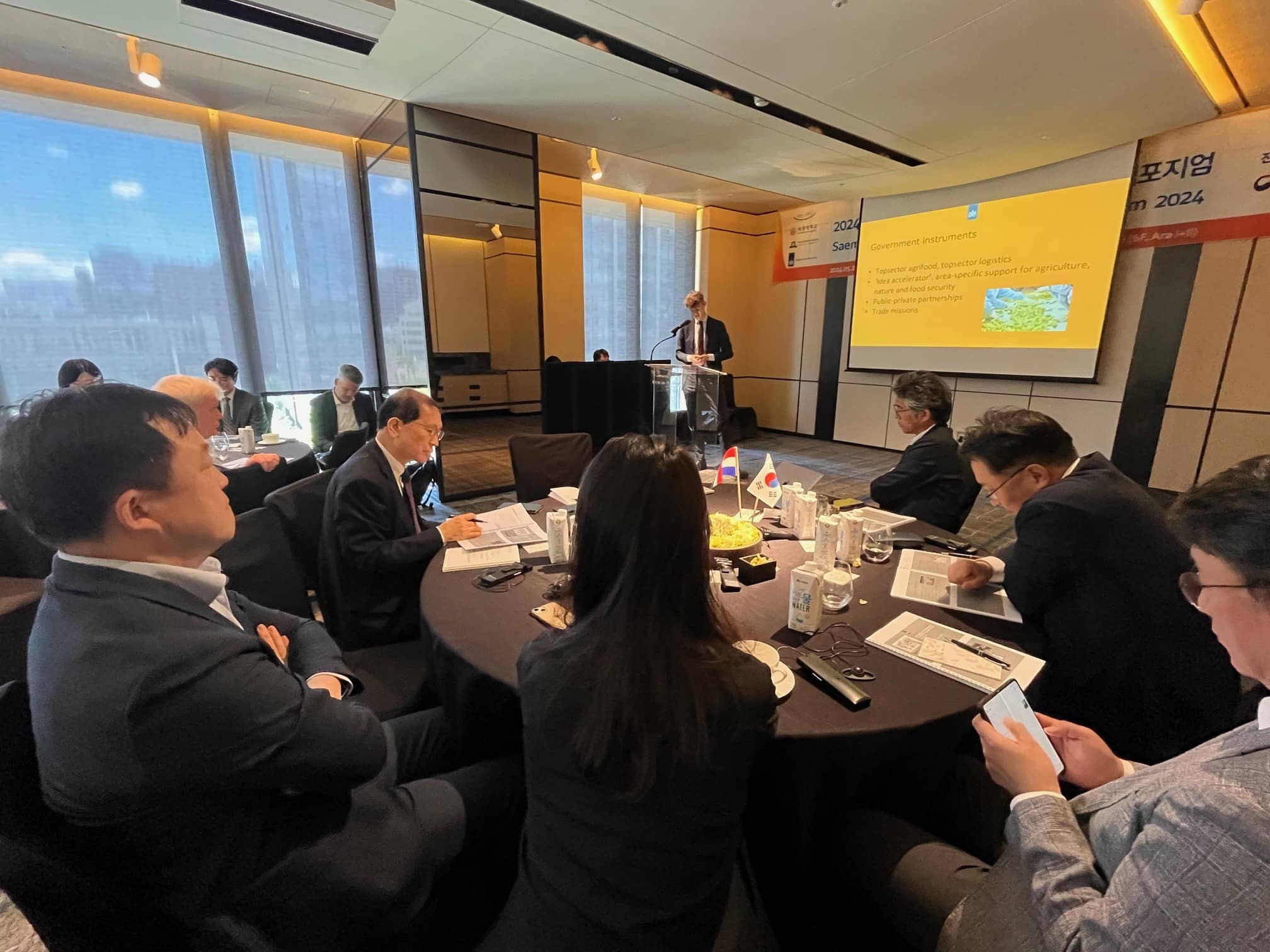 Presentation by Agricultural Counsellor in Food Hub Symposium