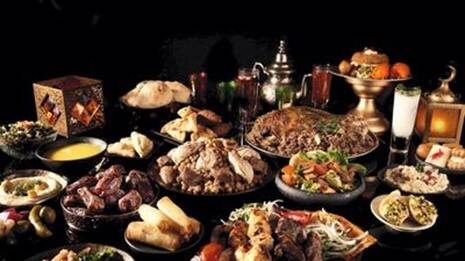 Traditioneel buffet (iftar) tijdens Ramadan