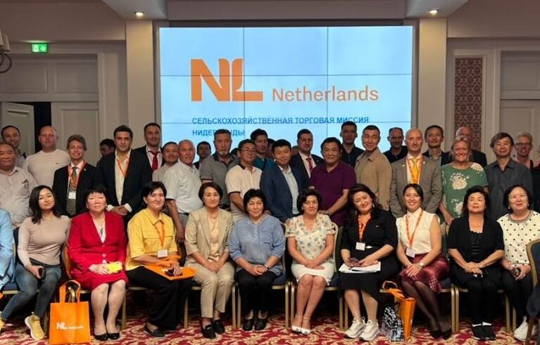 Dutch and Kyrgyz participants of Agro-business forum