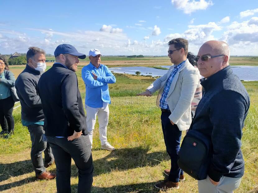 Met Cubanen op bezoek in Texel voor studiereis zilte landbouw