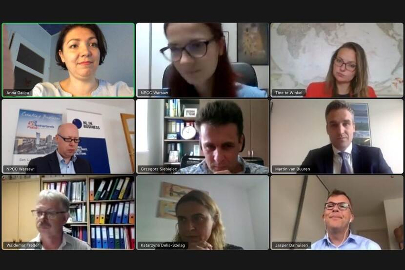 faces of participats of a drought webinar on zoom app