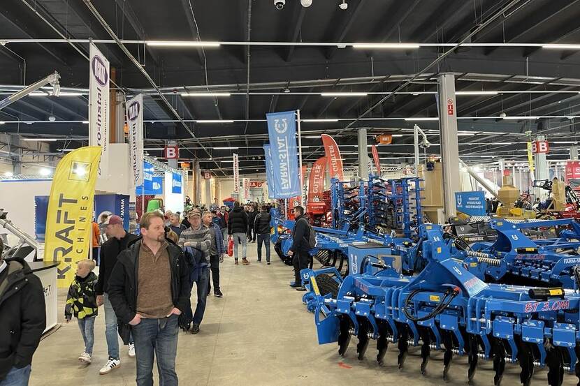 Agrotech Kielce- hall filled with visitors