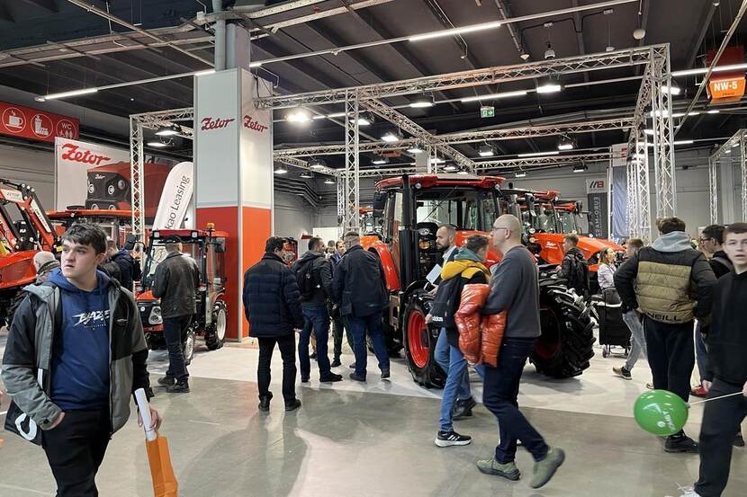 Agrotech Kielce- hall filled with visitors