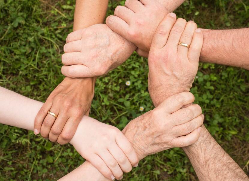 cooperation circle of hands