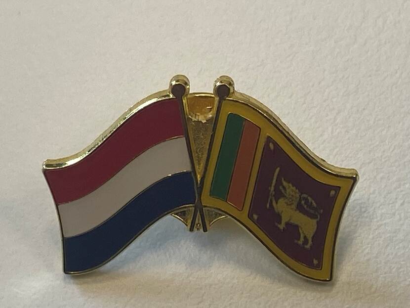 pin of Netherlands flag and Sri Lanka flag